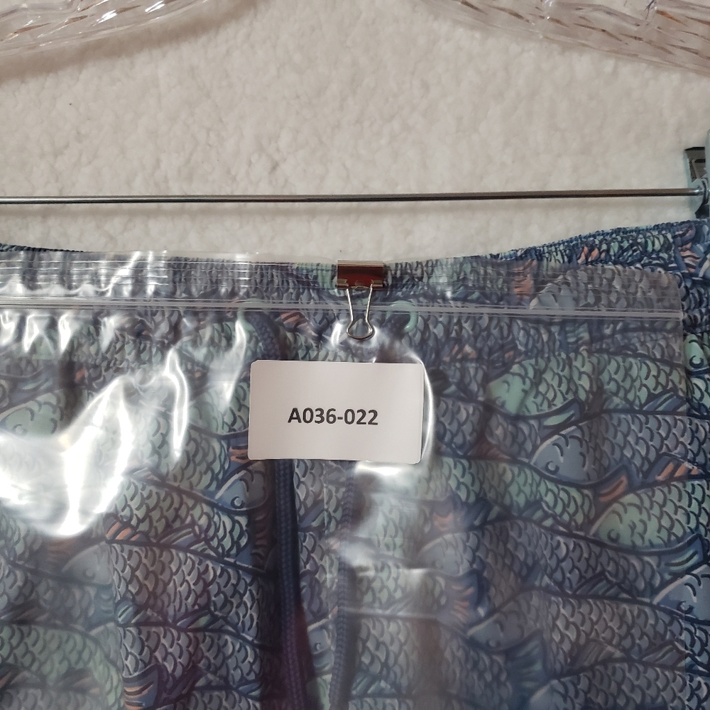 Vineyard vines fish print swim short mens size L - Picture 12 of 12